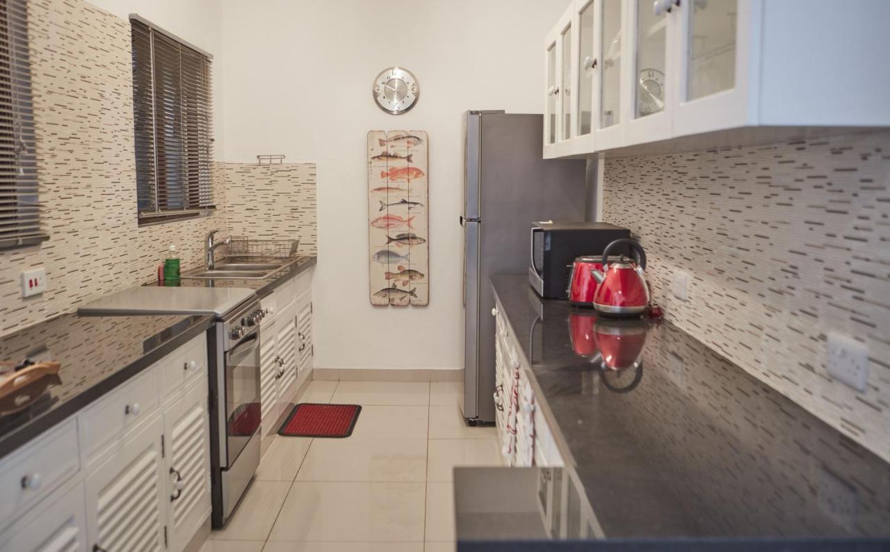 Tamarind Village Hotel Apartments Mombasa Bagian luar foto