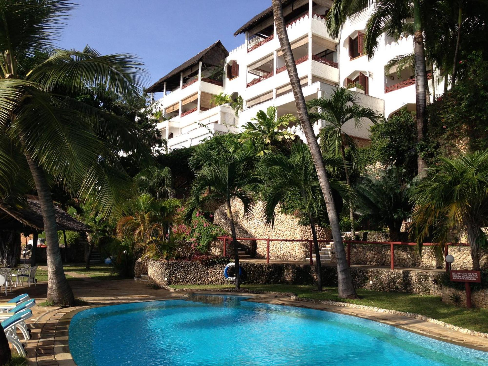 Tamarind Village Hotel Apartments Mombasa Bagian luar foto